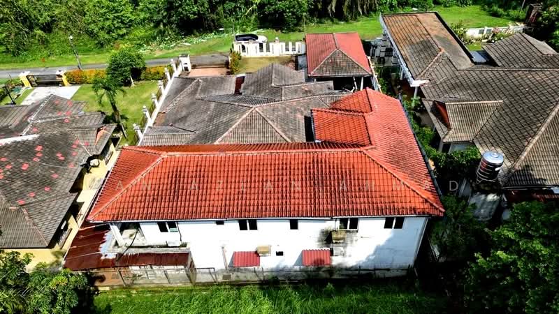 Bungalow for Sale in Kampung Sungai Pelong (Sungai Buloh) - Wan Azlan Ahmad - PropertyGuru.com.my