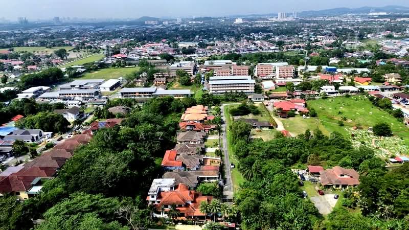 Bungalow for Sale in Kampung Sungai Pelong (Sungai Buloh) - Wan Azlan Ahmad - PropertyGuru.com.my