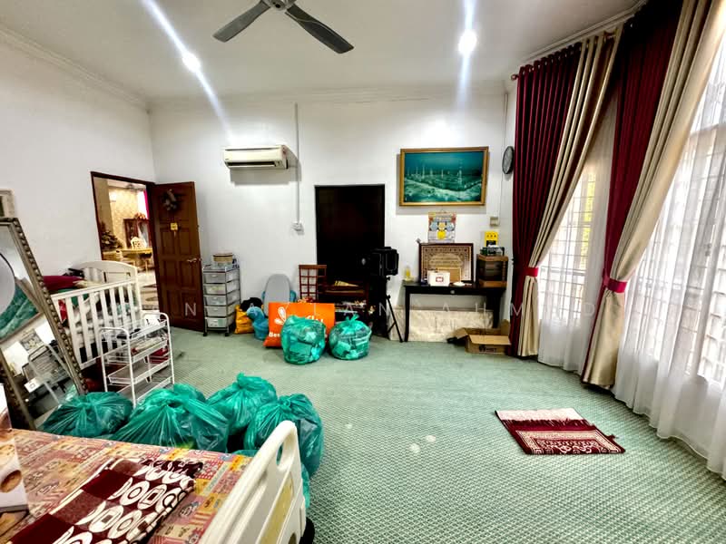 Bungalow for Sale in Kampung Sungai Pelong (Sungai Buloh) - Wan Azlan Ahmad - PropertyGuru.com.my