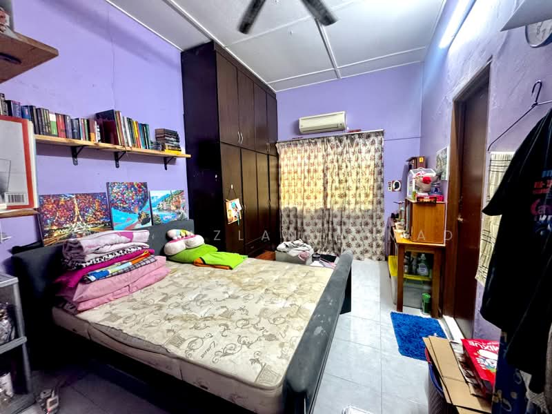 Bungalow for Sale in Kampung Sungai Pelong (Sungai Buloh) - Wan Azlan Ahmad - PropertyGuru.com.my