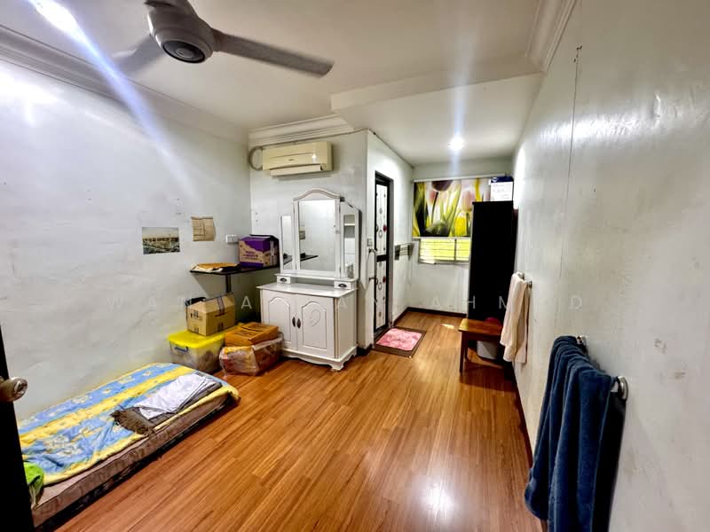Bungalow for Sale in Kampung Sungai Pelong (Sungai Buloh) - Wan Azlan Ahmad - PropertyGuru.com.my