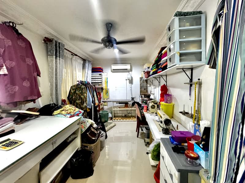 Bungalow for Sale in Kampung Sungai Pelong (Sungai Buloh) - Wan Azlan Ahmad - PropertyGuru.com.my
