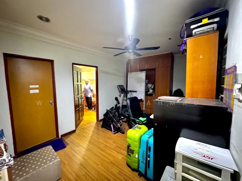 Bungalow for Sale in Kampung Sungai Pelong (Sungai Buloh) - Wan Azlan Ahmad - PropertyGuru.com.my