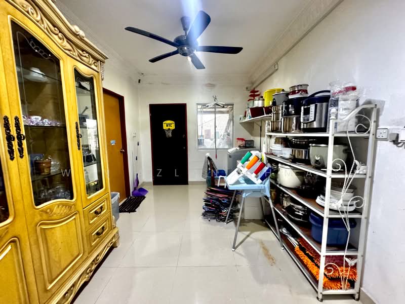 Bungalow for Sale in Kampung Sungai Pelong (Sungai Buloh) - Wan Azlan Ahmad - PropertyGuru.com.my
