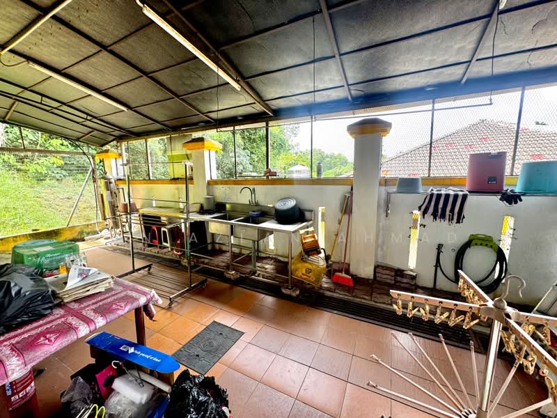 Bungalow for Sale in Kampung Sungai Pelong (Sungai Buloh) - Wan Azlan Ahmad - PropertyGuru.com.my