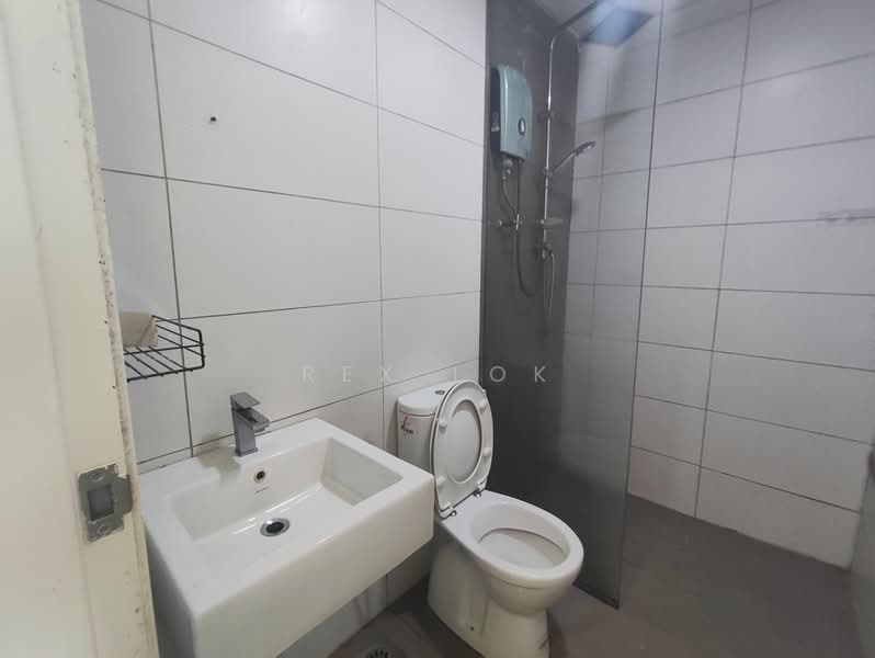 Service Residence for Rent at The Grand @ Kelana Damansara Suite - Rex Lok - Bathroom - PropertyGuru.com.my