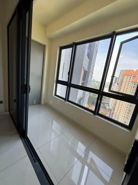 Servis Apartment untuk Dijual di The Era @ Duta North - Elvis Kok - Balcony - PropertyGuru.com.my