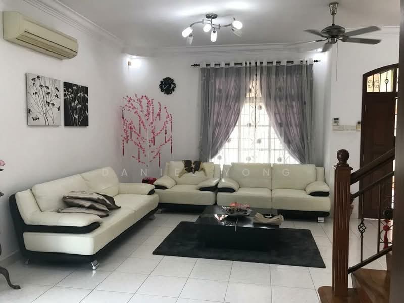 Semi-Detached House for Sale in Taman Pelangi Indah (Ulu Tiram) - Daniel Yong - Living Room - PropertyGuru.com.my