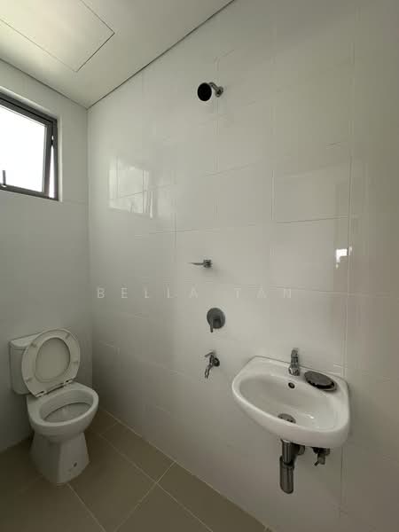 Servis Apartment untuk Dijual di Southern Marina Residences - Bella Tan - Bathroom - PropertyGuru.com.my