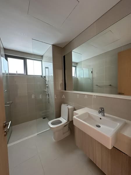 Servis Apartment untuk Dijual di Southern Marina Residences - Bella Tan - Bathroom - PropertyGuru.com.my
