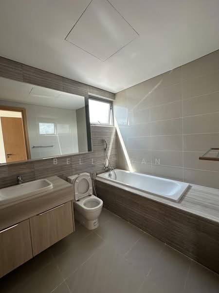 Servis Apartment untuk Dijual di Southern Marina Residences - Bella Tan - Bathroom - PropertyGuru.com.my