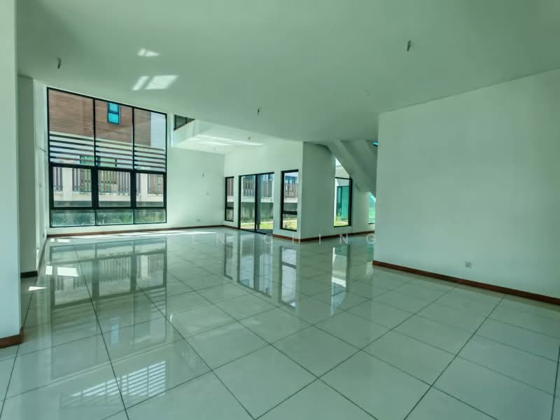 2-storey Terraced House for Sale in Taman Subang Bestari (Sungai Buloh) - Yen Ching - Living Room - PropertyGuru.com.my