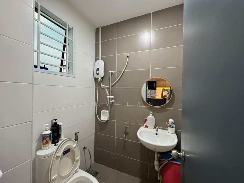 2-storey Terraced House for Sale in Bandar Dato Onn (Tebrau) - Sky Tan - Bathroom - PropertyGuru.com.my