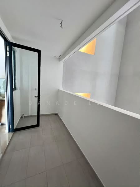 Servis Apartment untuk Dijual di Sunway Belfield - Danace Lee - Balcony - PropertyGuru.com.my