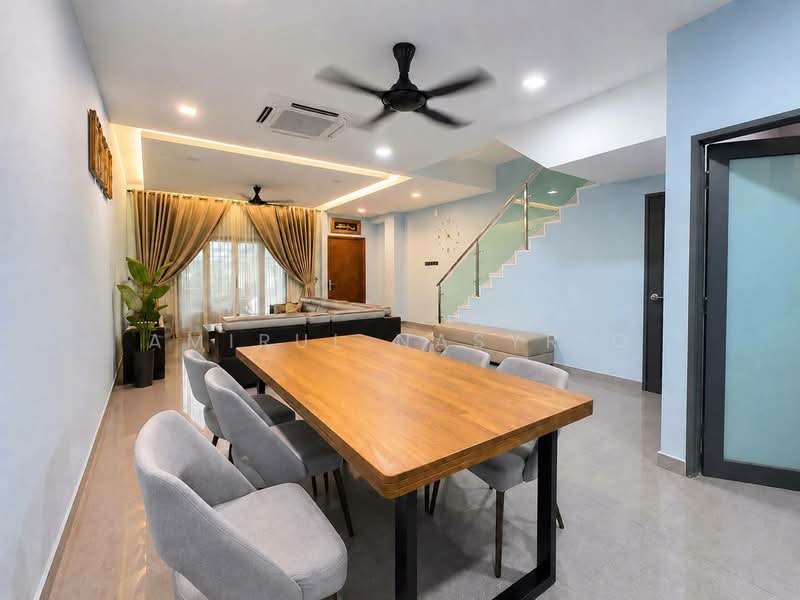 Rumah Teres 3 Tingkat untuk Dijual di Taman Samudra Teres (Batu Caves) - Amirul Nasyriq - Living Room - PropertyGuru.com.my