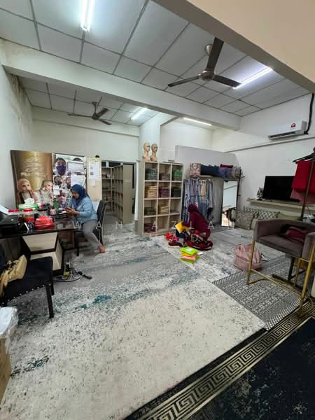 Shop for Sale in Saujana Utama (Selangor) - Wan Azlan Ahmad - PropertyGuru.com.my