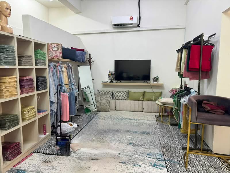 Shop for Sale in Saujana Utama (Selangor) - Wan Azlan Ahmad - PropertyGuru.com.my