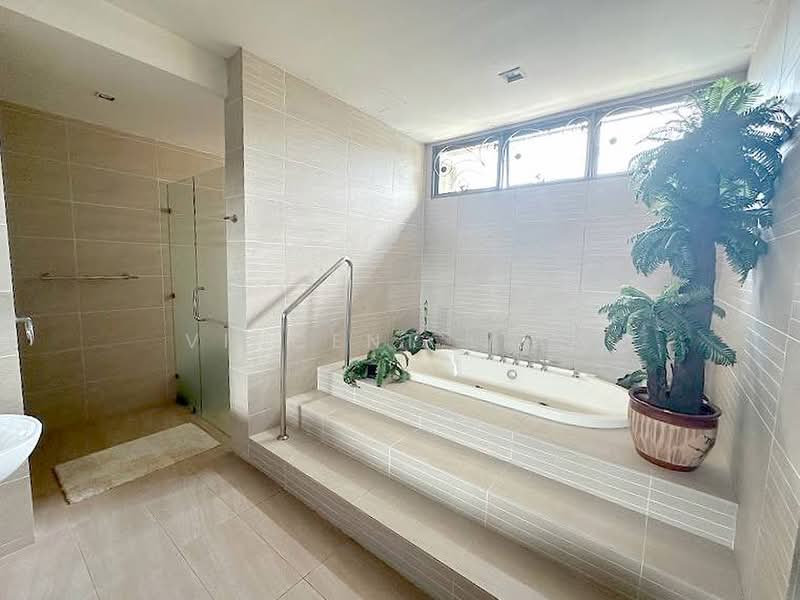 Rumah Berkembar untuk Dijual di Pju 3 (Tropicana) - Vincent Liaw - Bathroom - PropertyGuru.com.my