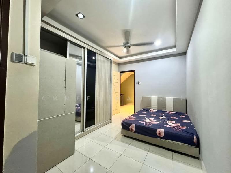 3-storey Terraced House for Sale in Sentosa Villa (Kajang) - Ammeer Nadzrai - Bedroom - PropertyGuru.com.my