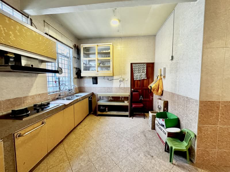 Rumah Teres 2 Tingkat untuk Dijual di Taman Sri Aman (Lukut) - Wan Azlan Ahmad - PropertyGuru.com.my