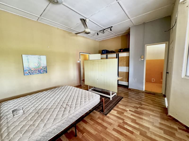 Rumah Teres 2 Tingkat untuk Dijual di Taman Sri Aman (Lukut) - Wan Azlan Ahmad - PropertyGuru.com.my