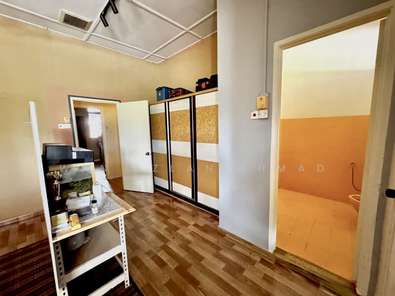 Rumah Teres 2 Tingkat untuk Dijual di Taman Sri Aman (Lukut) - Wan Azlan Ahmad - PropertyGuru.com.my