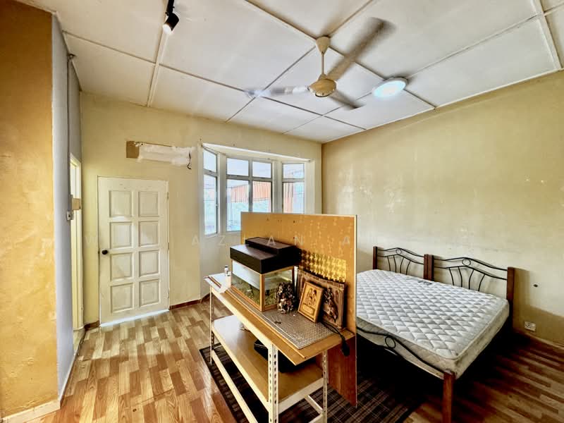 Rumah Teres 2 Tingkat untuk Dijual di Taman Sri Aman (Lukut) - Wan Azlan Ahmad - PropertyGuru.com.my