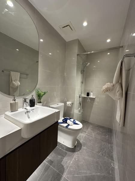 Servis Apartment untuk Dijual di Skypark Kepler @ Lido Waterfront Boulevard - Bella Tan - Bathroom - PropertyGuru.com.my