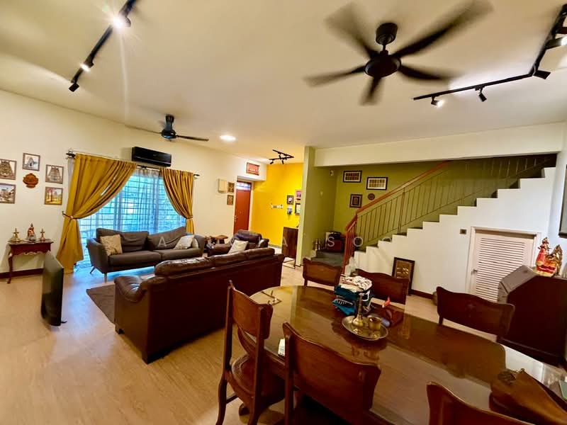 2-storey Terraced House for Sale in Sutera Damansara (Damansara Damai) - Alicia Soo - Living Room - PropertyGuru.com.my