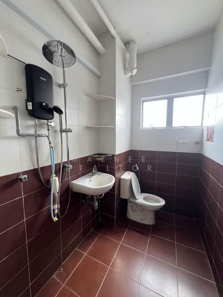 Kondominium untuk Dijual di Awana Puri - Maznee Realtor - Bathroom - PropertyGuru.com.my