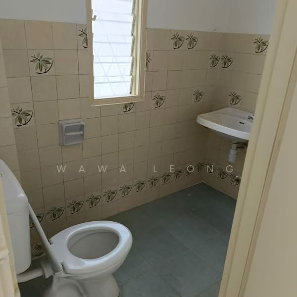 Rumah Teres 2 Tingkat untuk Disewa di Taman Bukit Maluri (Kepong) - Wawa Leong - Bathroom - PropertyGuru.com.my