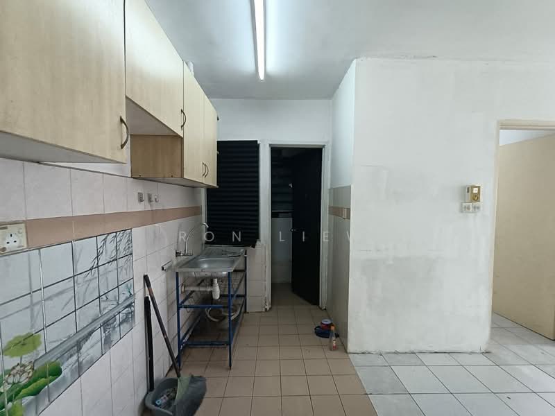 Flat for Sale at Flora Damansara Flat - Ron Liew - Kitchen - PropertyGuru.com.my