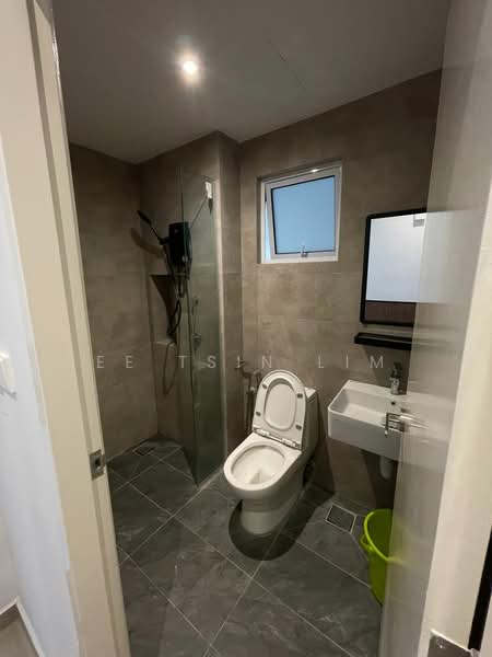 Service Residence for Sale at Mesahill - Ee Tsin Lim - Bathroom - PropertyGuru.com.my
