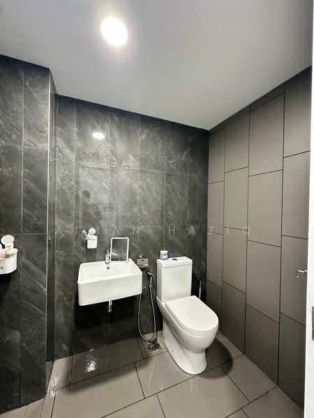 Kondominium untuk Disewa di Tuai Residence - Aiman Haziq - Bathroom - PropertyGuru.com.my