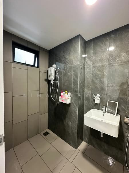 Kondominium untuk Disewa di Tuai Residence - Aiman Haziq - Bathroom - PropertyGuru.com.my