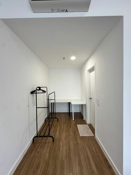 Kondominium untuk Disewa di Tuai Residence - Aiman Haziq - Corridor - PropertyGuru.com.my