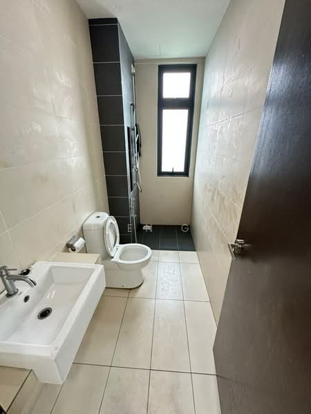 Service Residence for Sale at 8Scape Residence @ Sutera - Aiden Goh - Bathroom - PropertyGuru.com.my
