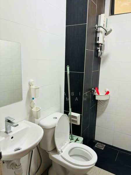 Servis Apartment untuk Disewa di Seasons Garden Residences - Nur Nabilah Binti Mahassan - Bathroom - PropertyGuru.com.my