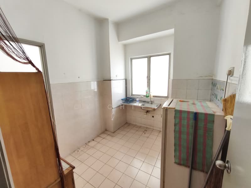 Kondominium untuk Dijual di Ridzuan Condominium - CK Chieng - Kitchen - PropertyGuru.com.my