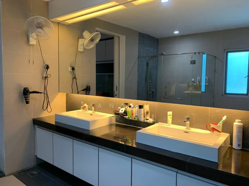 Zero-Lot Bungalow for Rent in Kota Kemuning (Shah Alam) - Ann . - Bathroom - PropertyGuru.com.my
