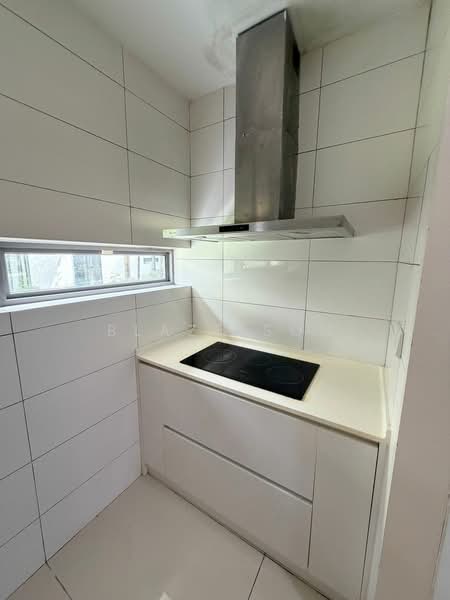 Kondominium untuk Disewa di The Breezeway - Blaze Soh - Kitchen - PropertyGuru.com.my