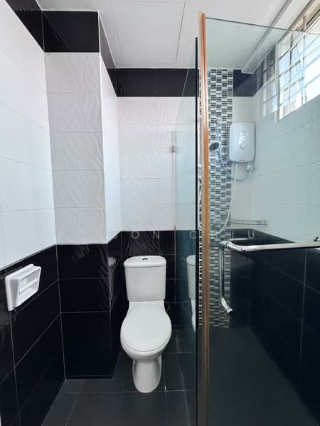 Service Residence for Sale at Fortune Avenue - Alison Chiu - Bathroom - PropertyGuru.com.my