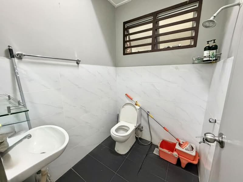 2-storey Terraced House for Sale in Kangkar Pulai (Skudai) - Mohamad Rahfi - Bathroom - PropertyGuru.com.my