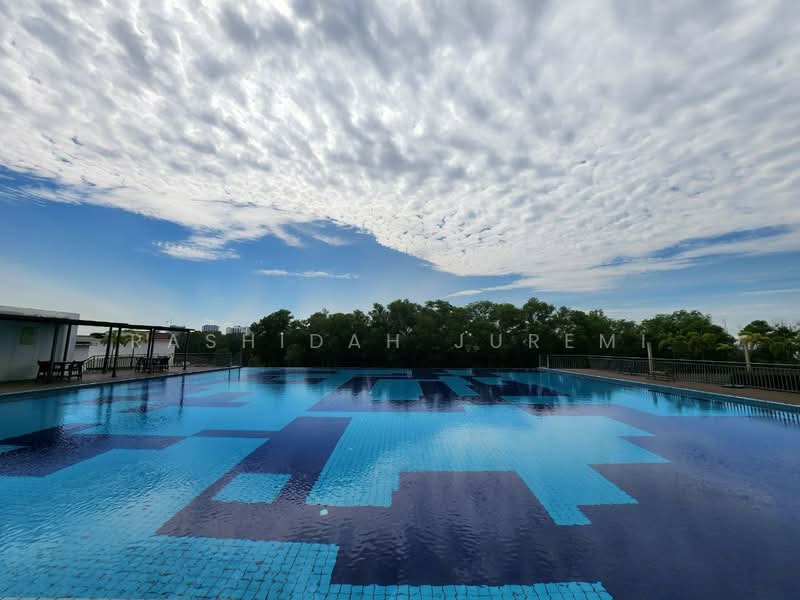 Kediaman Servis untuk Dijual di Residensi Alami - Rashidah Juremi - Pool - PropertyGuru.com.my
