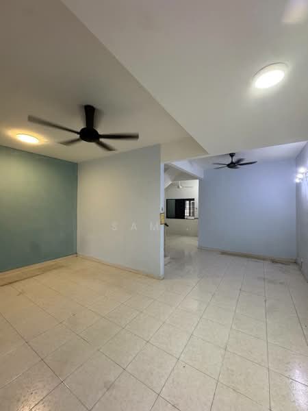 2-storey Terraced House for Sale in Bandar Baru Tambun (Tambun) - Sam . - Living Room - PropertyGuru.com.my