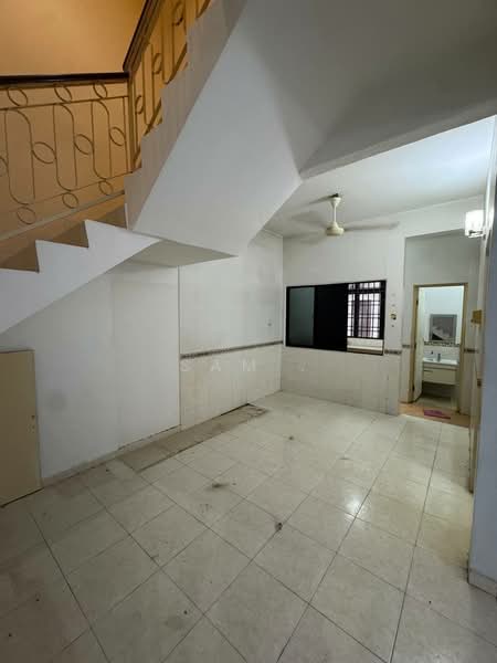 2-storey Terraced House for Sale in Bandar Baru Tambun (Tambun) - Sam . - Interior - PropertyGuru.com.my
