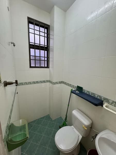 2-storey Terraced House for Sale in Bandar Baru Tambun (Tambun) - Sam . - Bathroom - PropertyGuru.com.my