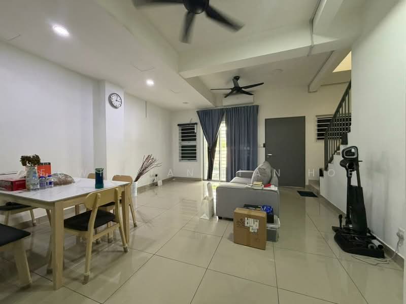 Rumah Teres untuk Dijual di Kota Kemuning (Shah Alam) - Edwin Tan Tian Hoe - Living Room - PropertyGuru.com.my