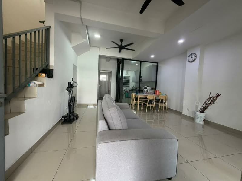 Rumah Teres untuk Dijual di Kota Kemuning (Shah Alam) - Edwin Tan Tian Hoe - Living Room - PropertyGuru.com.my