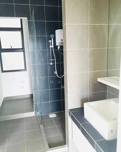 Servis Apartment untuk Disewa di Hedgeford 10 Residences - Nur Nabilah Binti Mahassan - Bathroom - PropertyGuru.com.my